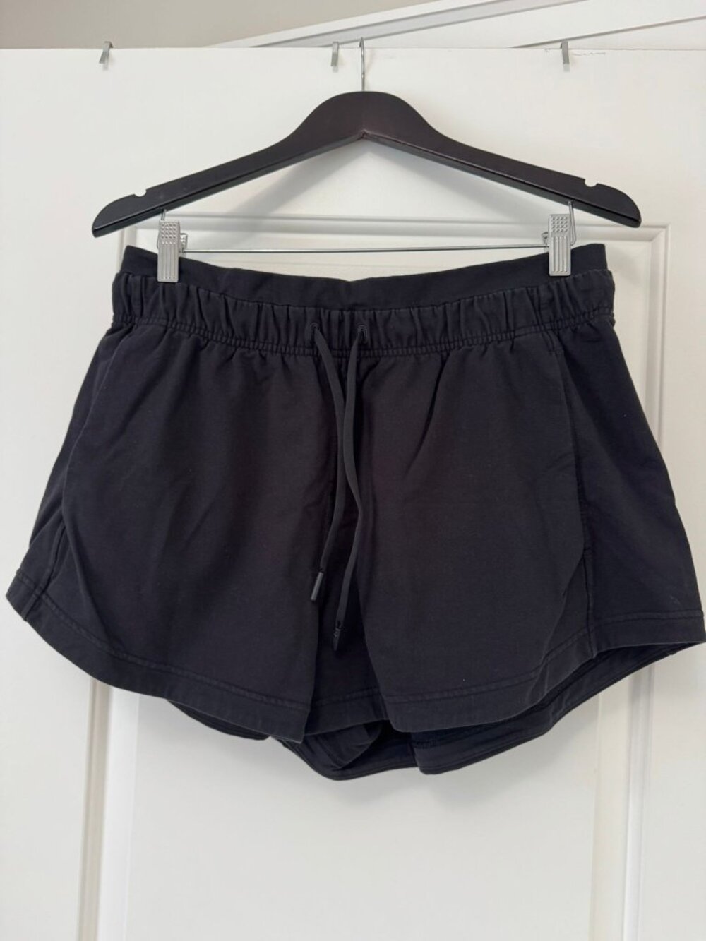Lululemon Inner Glow High-Rise Short 3" - Size 12 - Black